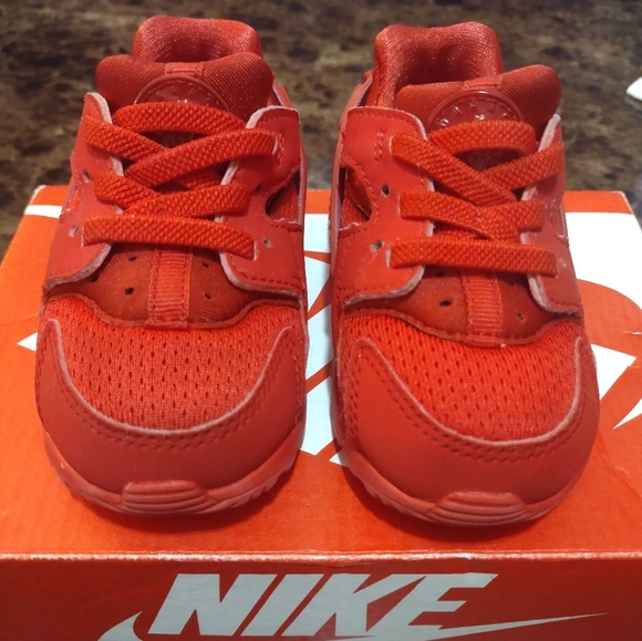Toddler Shoes Red Nike Huarache Run size 5 - Picture 5 of 14